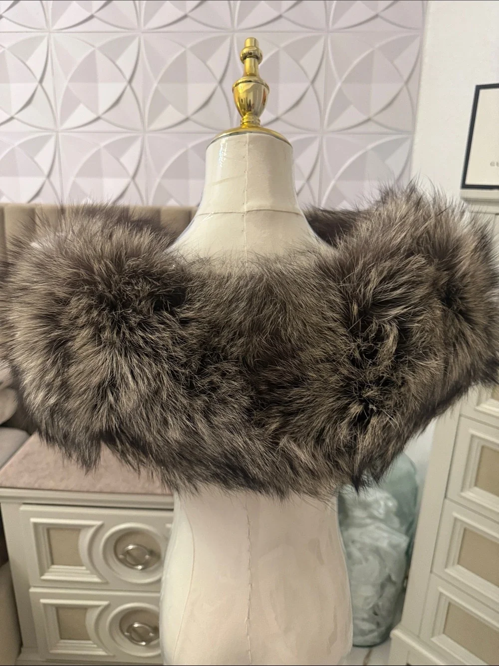 SAGA FOX FUR SHAWL SILVER FOX