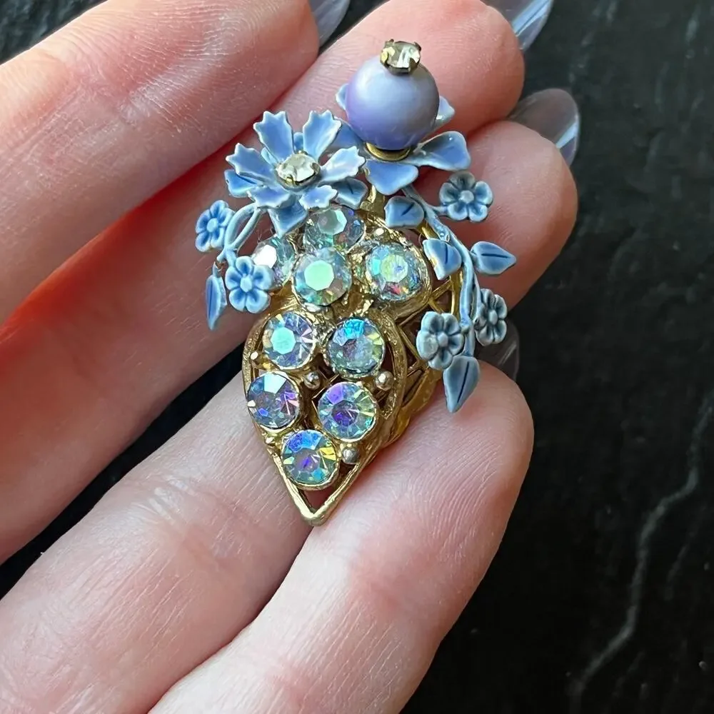 Unknown charming vintage