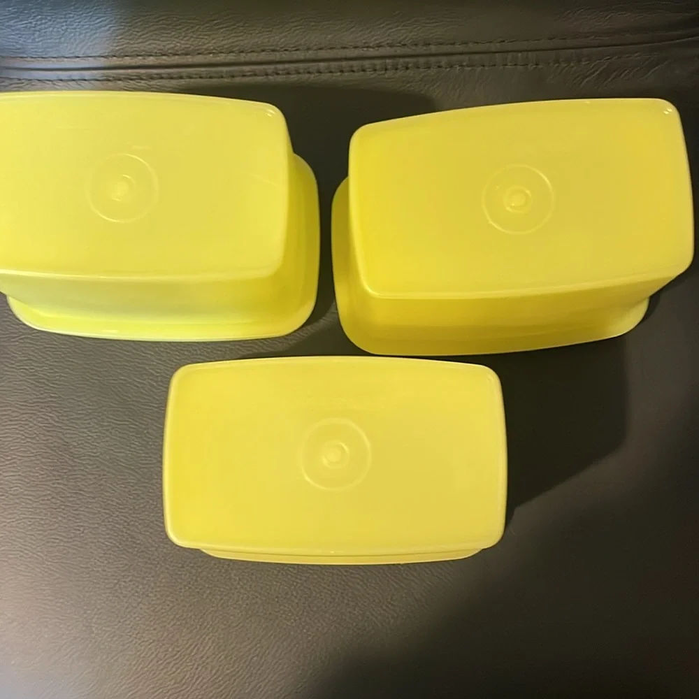 Tupperware set four