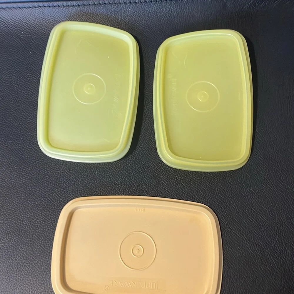 Tupperware set four