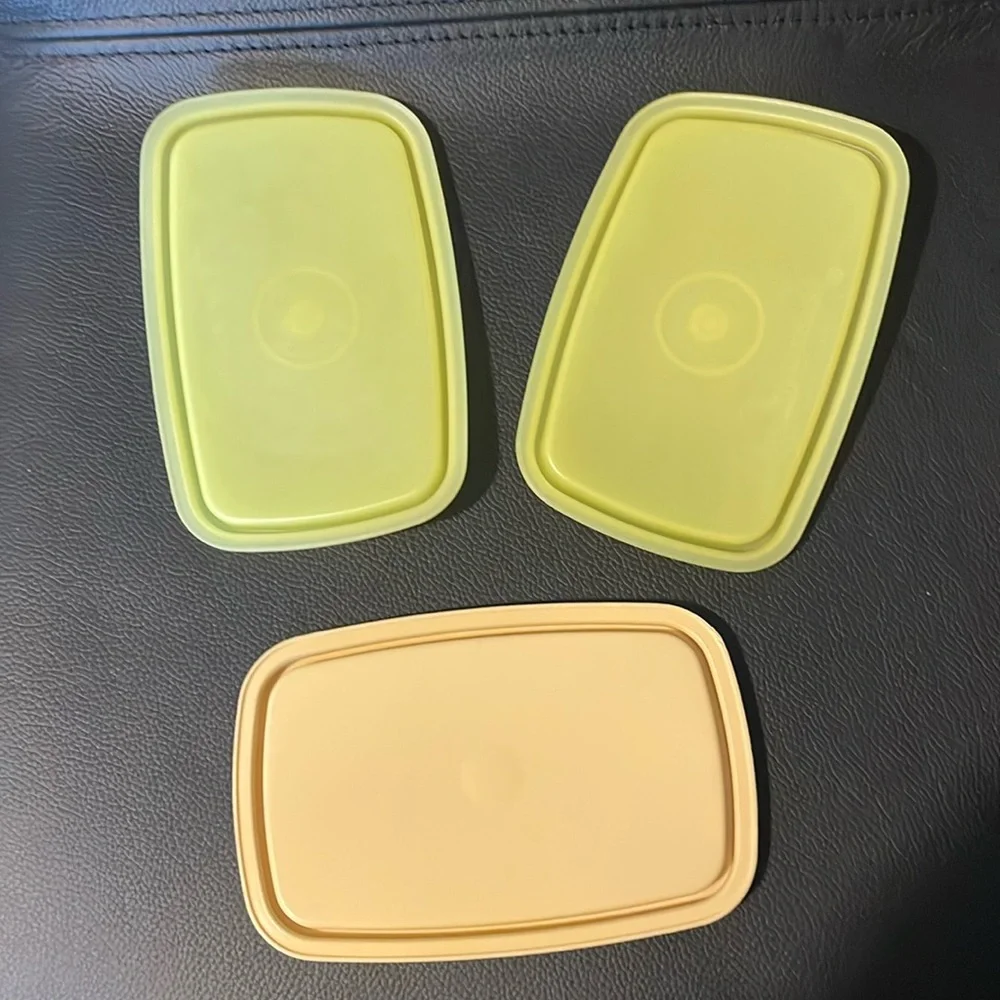 Tupperware set four