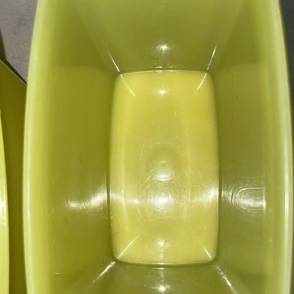 Tupperware set four