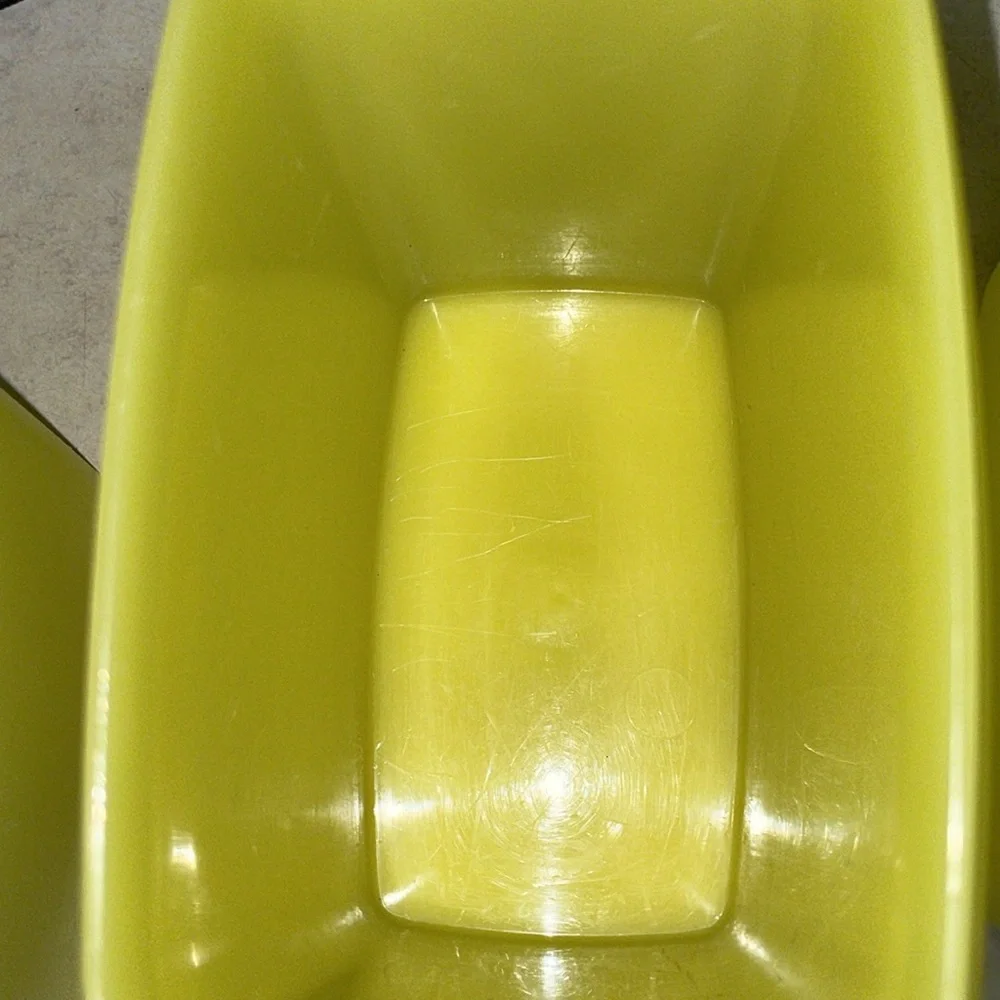 Tupperware set four