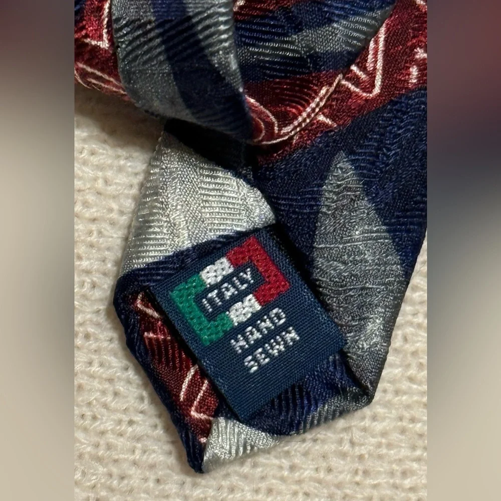 Mulberry Geometric Red‎ and Blue Tie