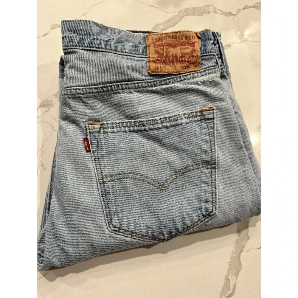 Levis classic pair