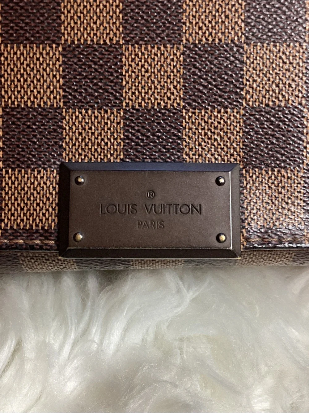 Louis Vuitton date 3”
