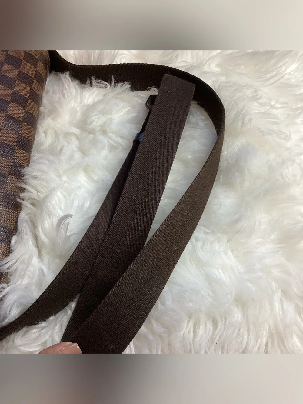 Louis Vuitton damier date great