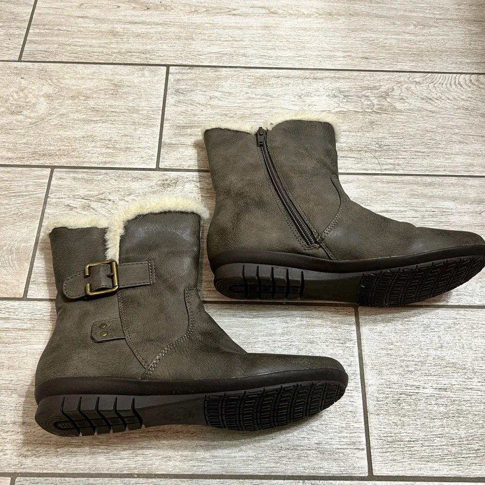 Cliffs by White Mountain Gray Boots-Size 7M