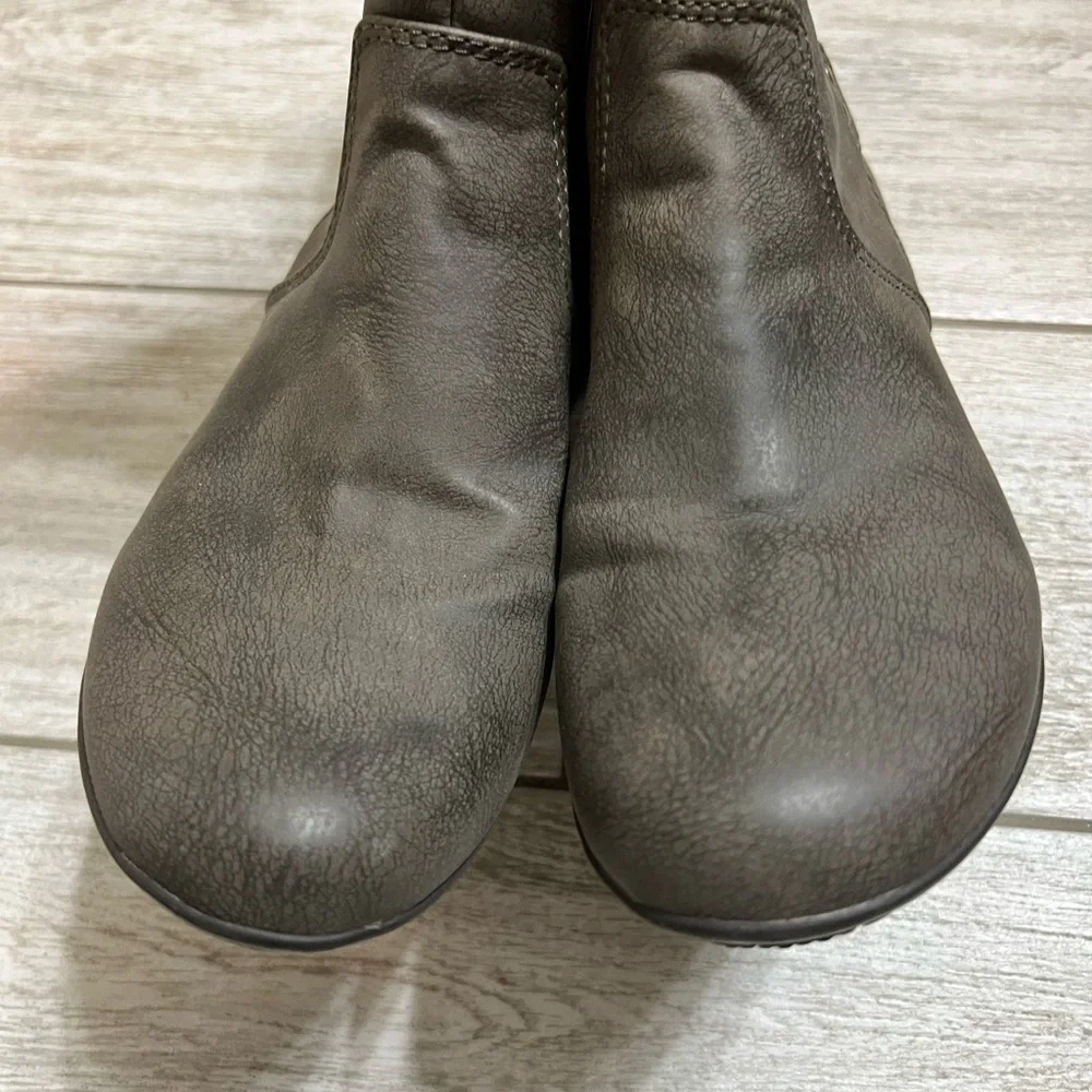 Cliffs by White Mountain Gray Boots-Size 7M