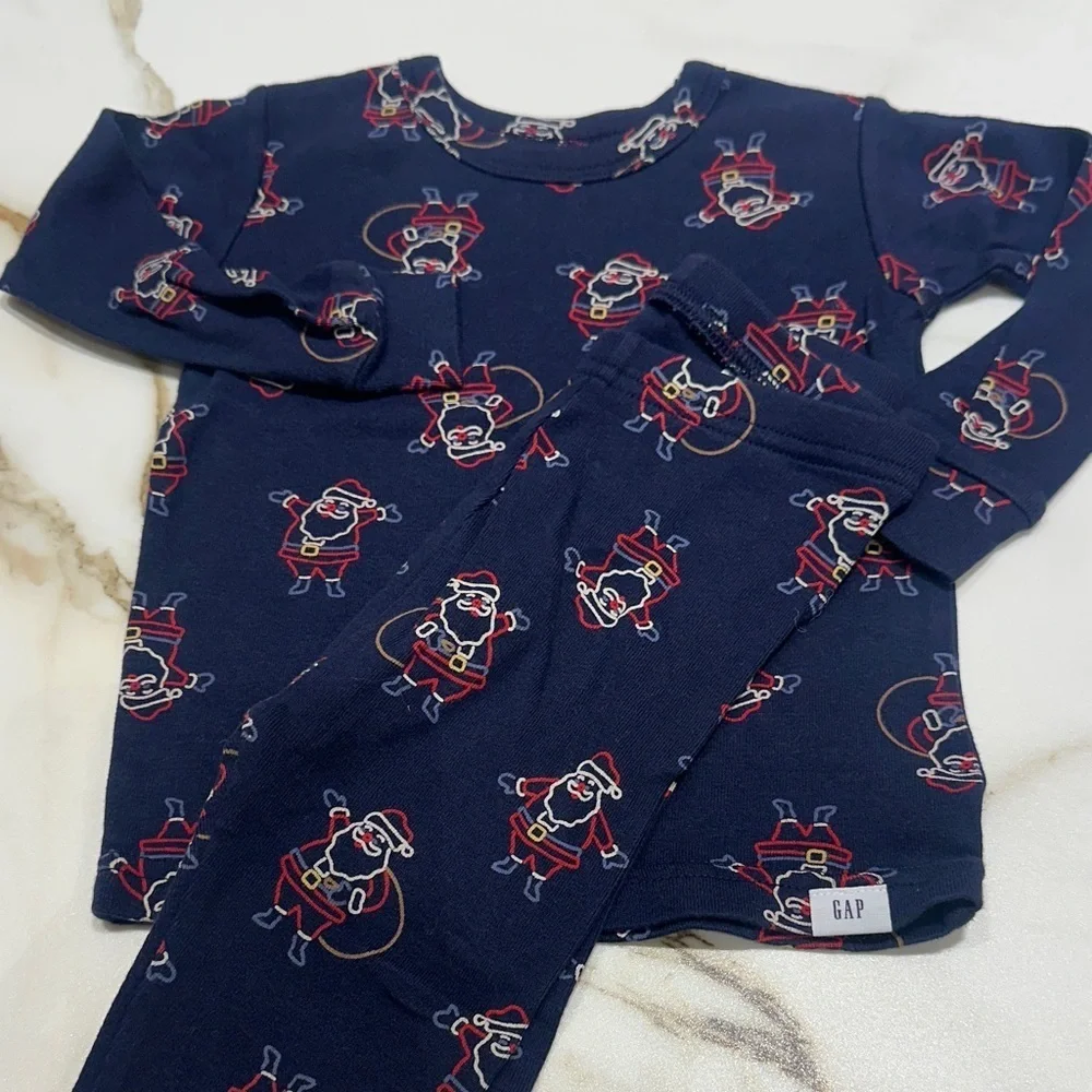 GAP charming dark