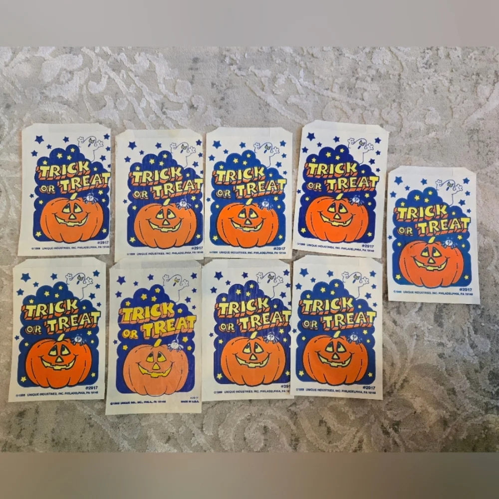 9 Vintage 1988 Halloween Trick or Treat Paper Bags Blue and Orange