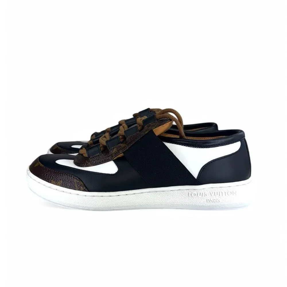 Louis Vuitton features step