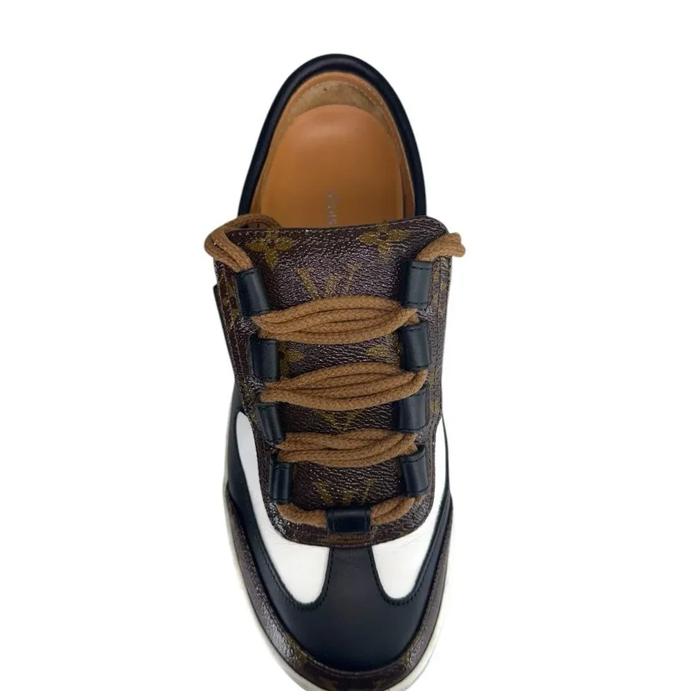 Louis Vuitton features step