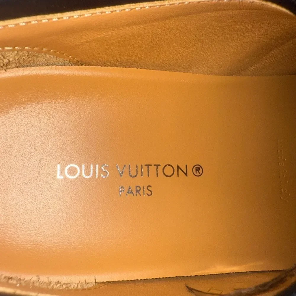 Louis Vuitton features step