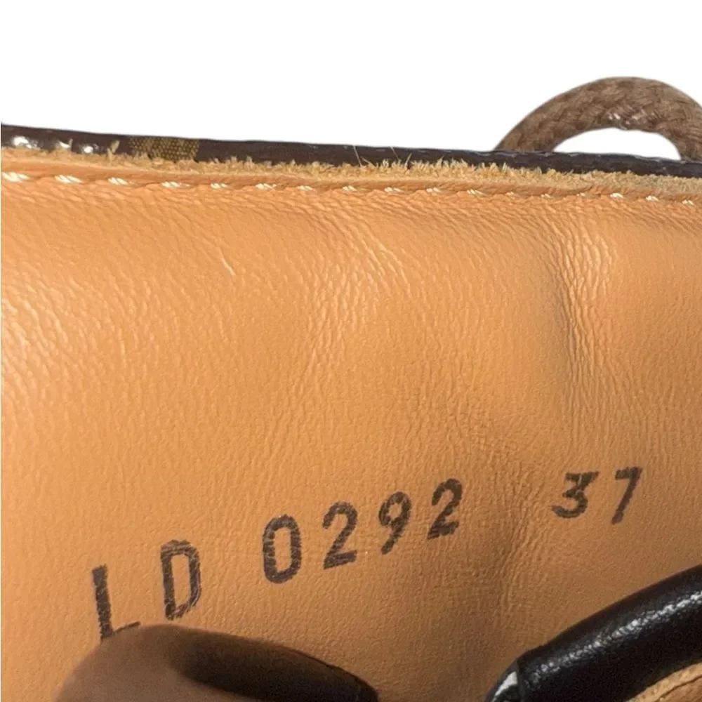 Louis Vuitton features step