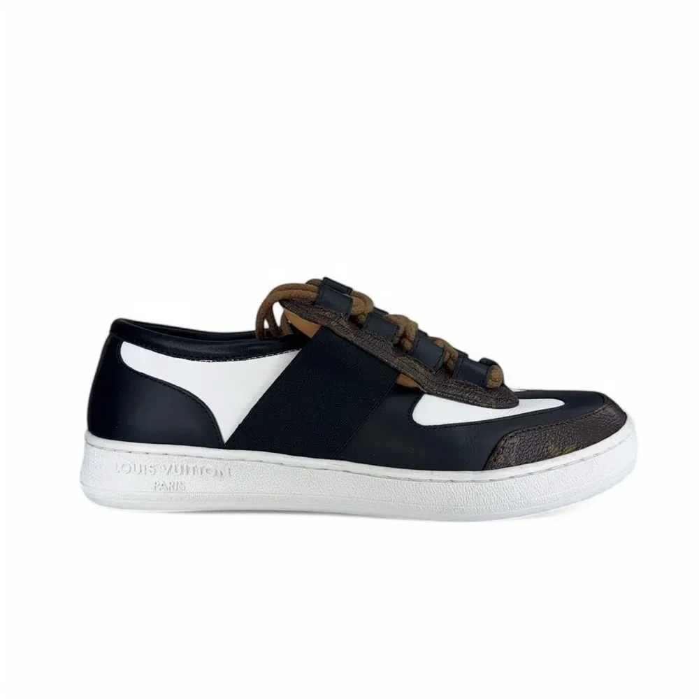 Louis Vuitton features step