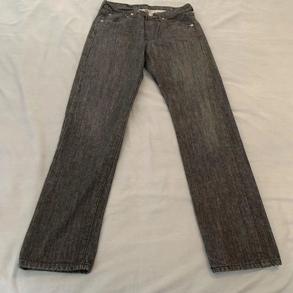 Levis 501 Jeans Mens 30x32 Gray Charcoal Wash Regular Straight Denim Pants