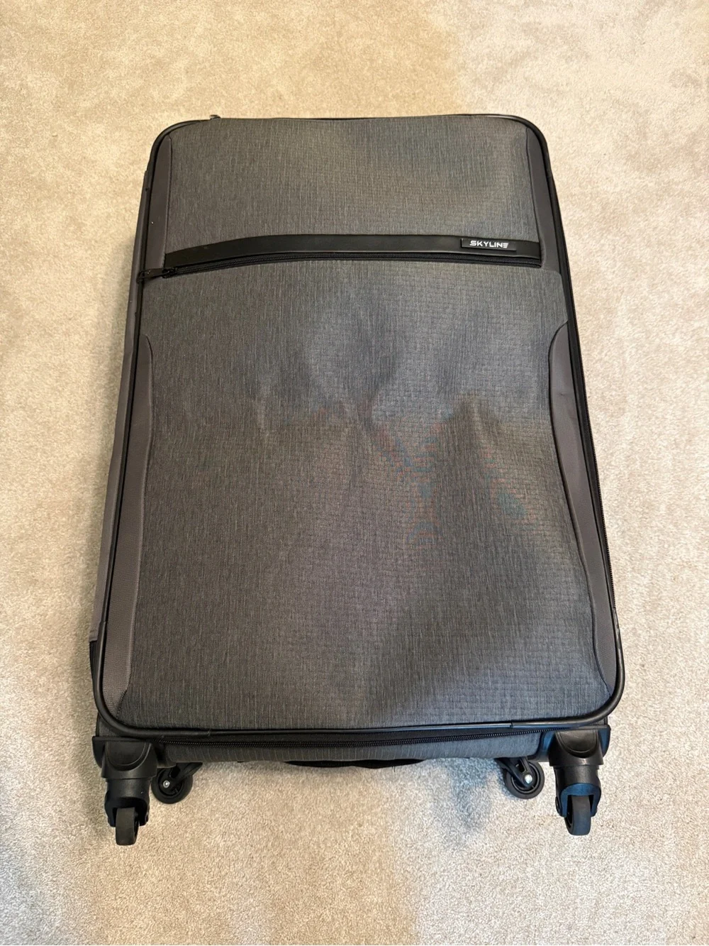 Skyline Softside Large Spinner Suitcase | Grey & Black