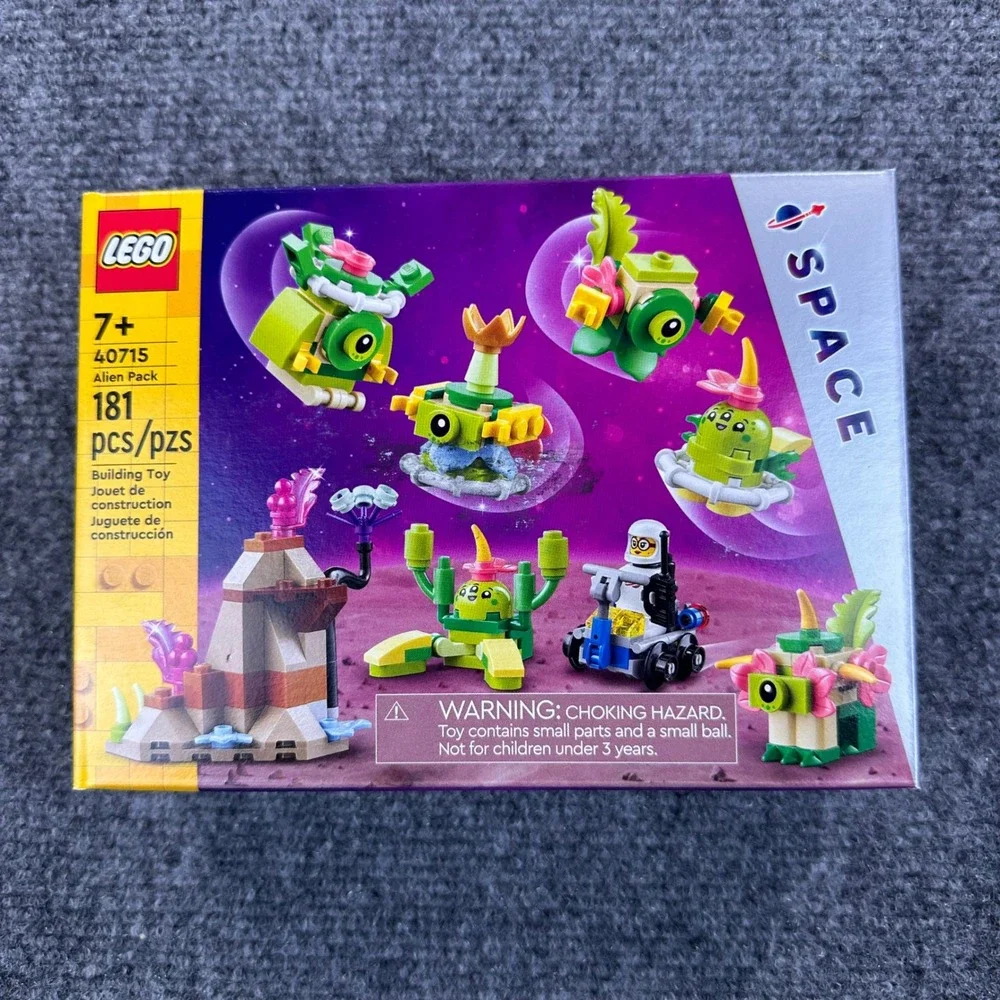 LEGO 40715 Space Alien Pack 181 Pcs 7+ Building Toy‎ Retired 2024