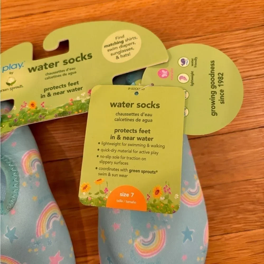 iPlay by Green sprouts water socks NWT size 7