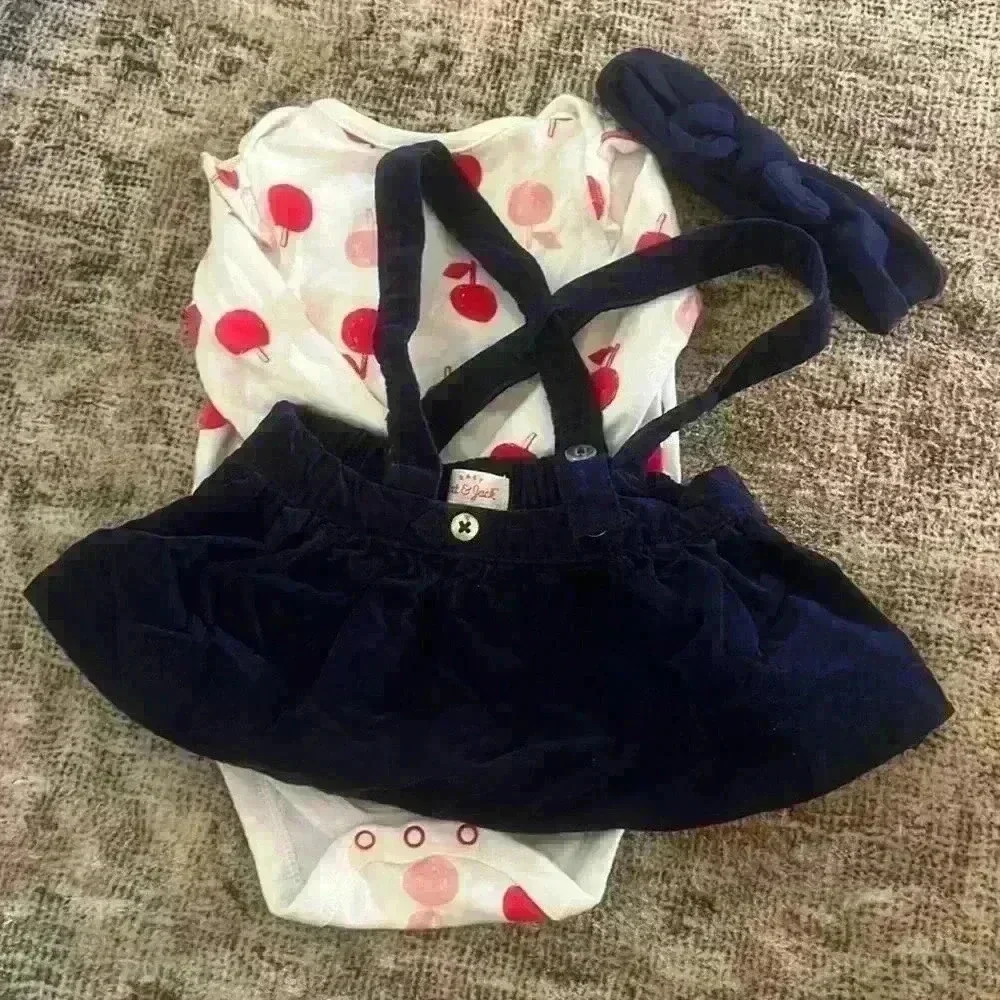 4/$20 Cat & Jack Matching Jumper Set 3-6 Months