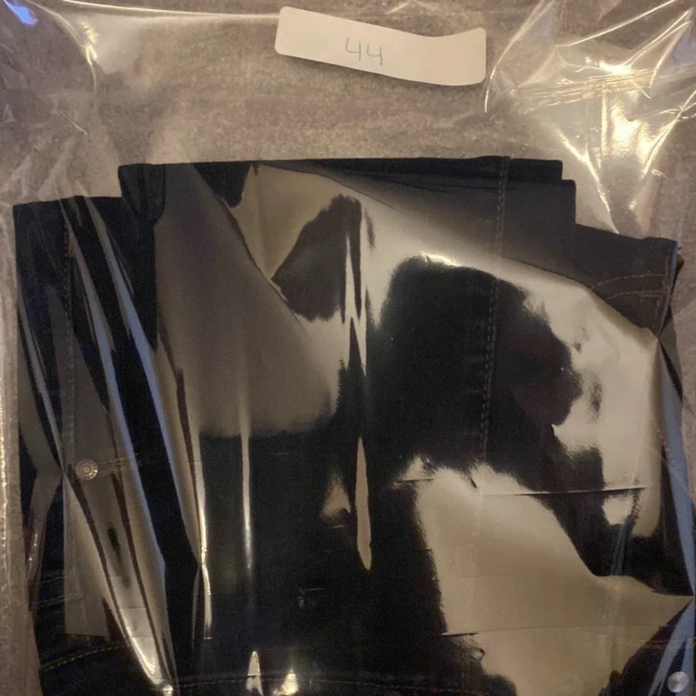 Tahari skinny jeans