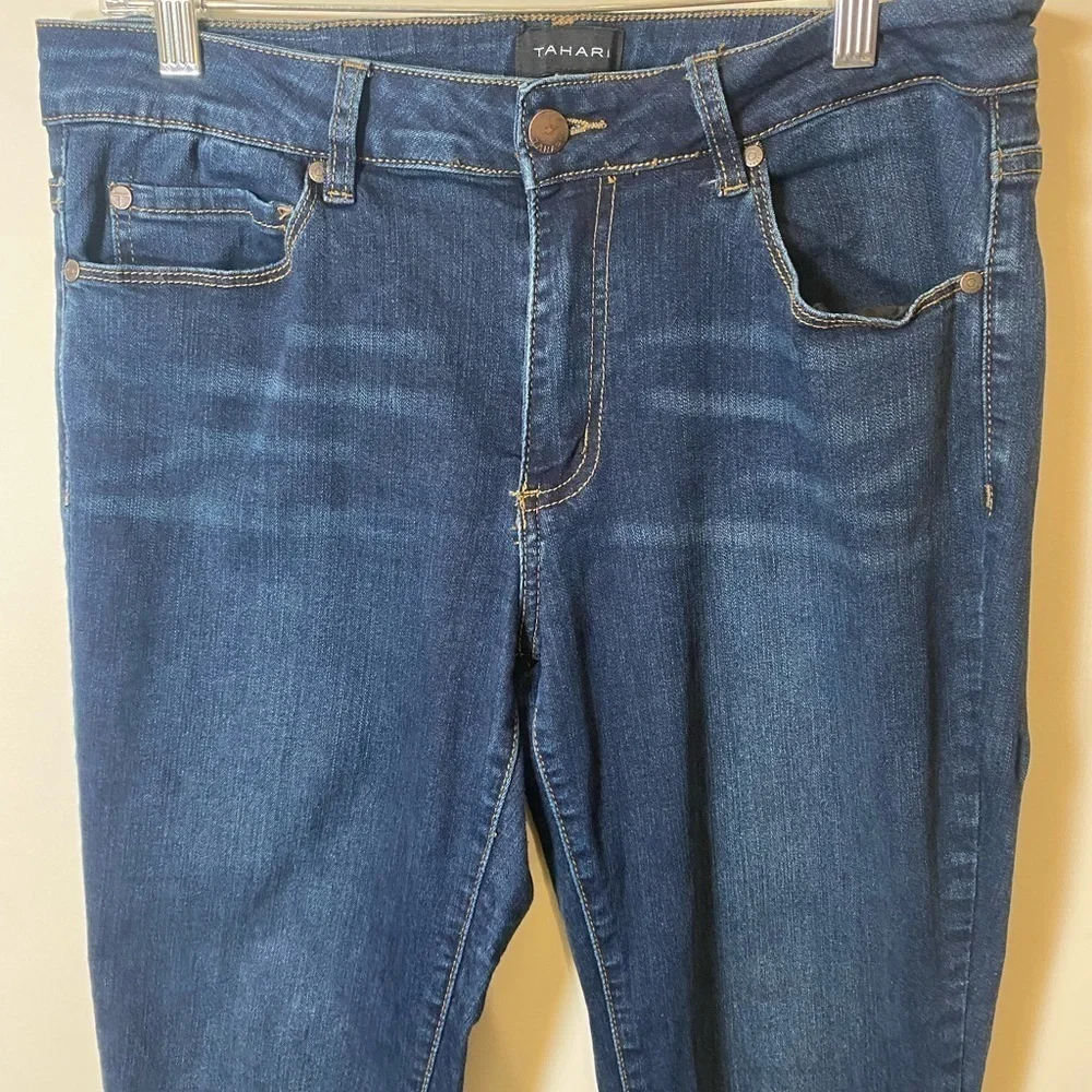 Tahari skinny jeans