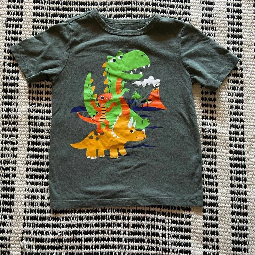 The children’s place size 5T Olive green Dinosaur boys t shirt