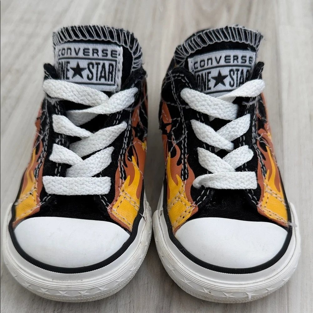 Converse stylish sneakers