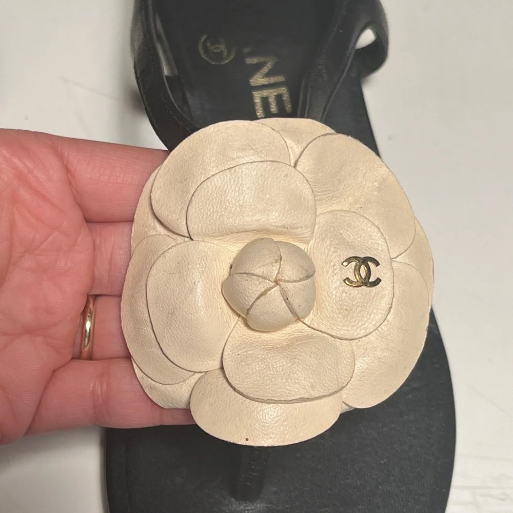 CHANEL Black Sandals with Cream Floral Accent
