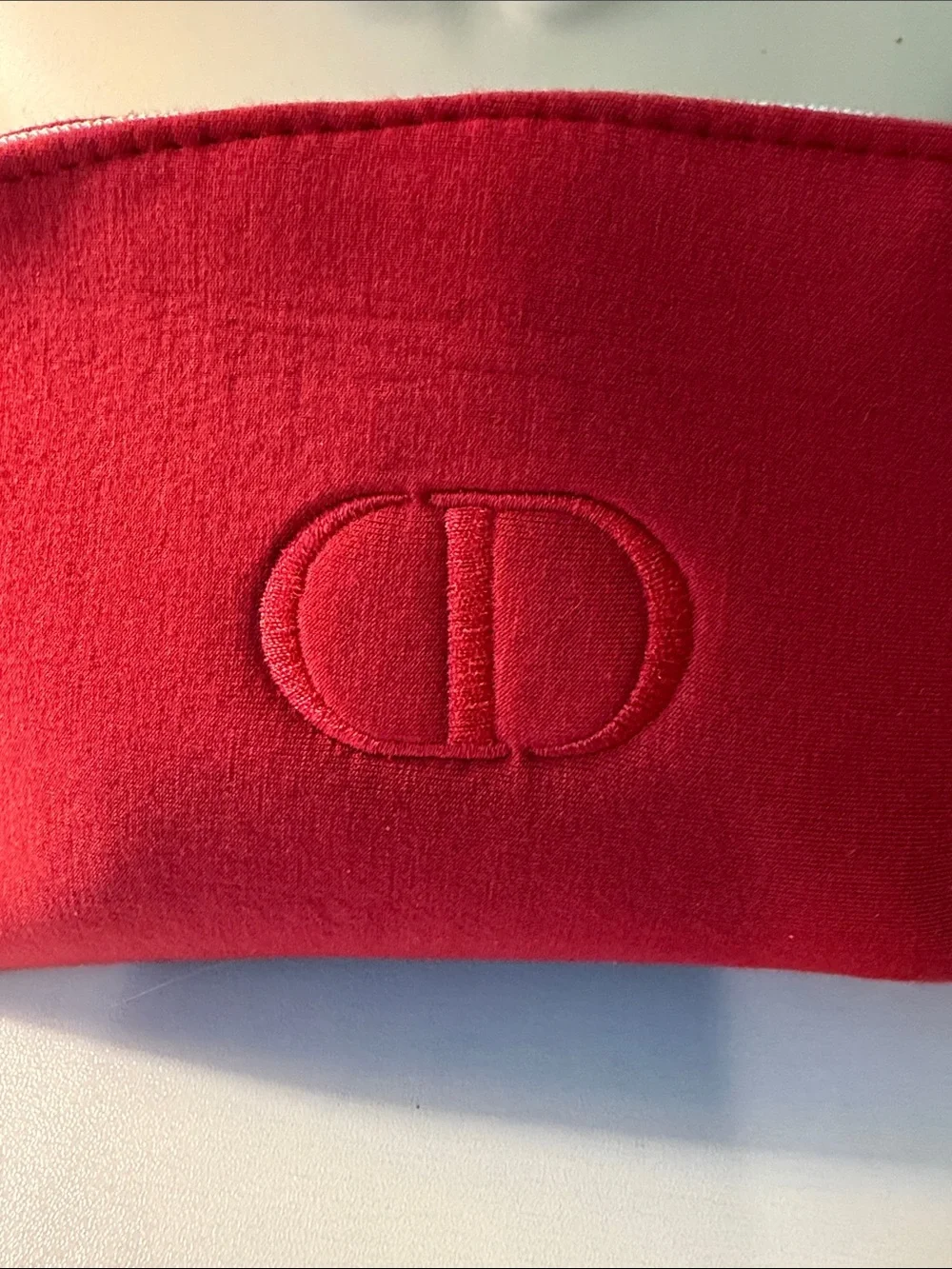 Dior compact red