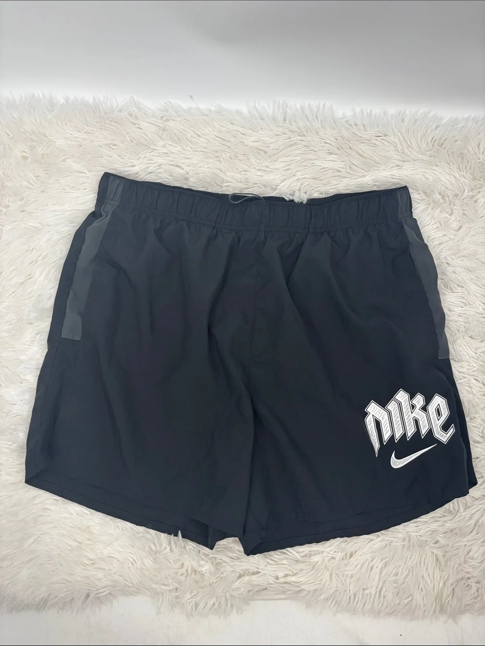 Nike size ships