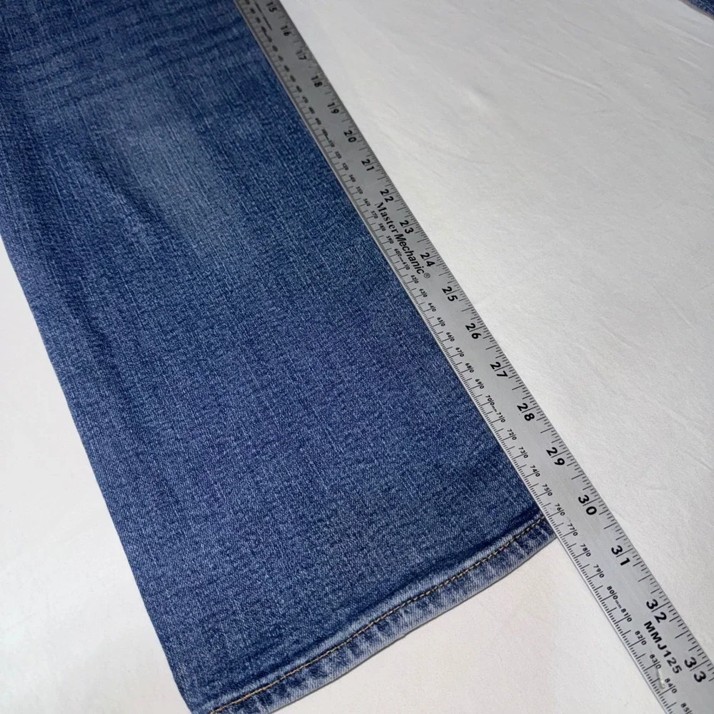 Levis please note
