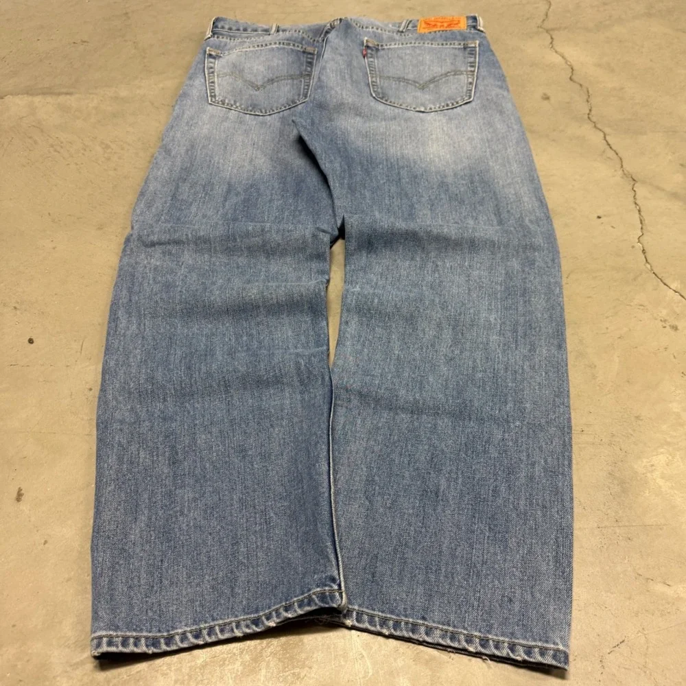 Levis sku 38x32 great