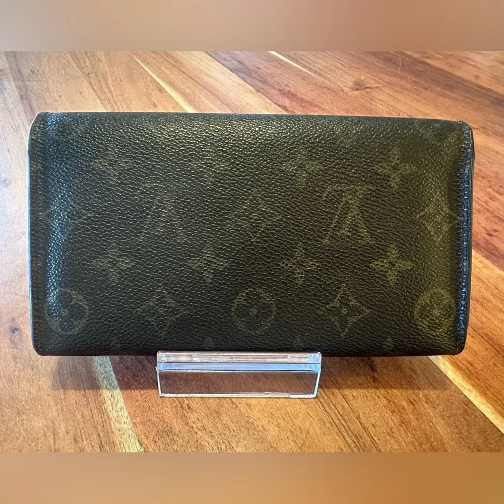 Louis Vuitton code 2002 beautiful
