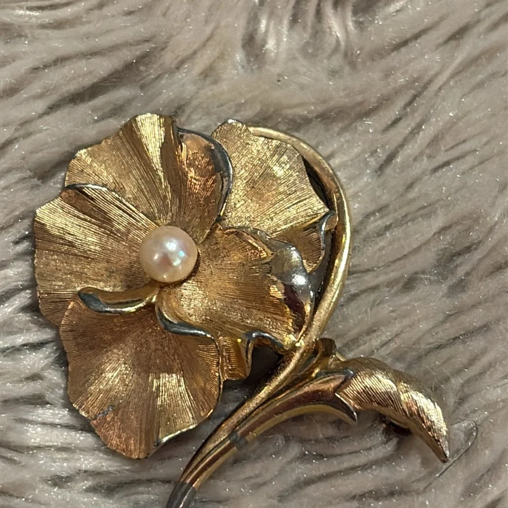 Vintage Signed Marcel Boucher Brushed Goldtone Faux Pearl Pansy Brooch Pin