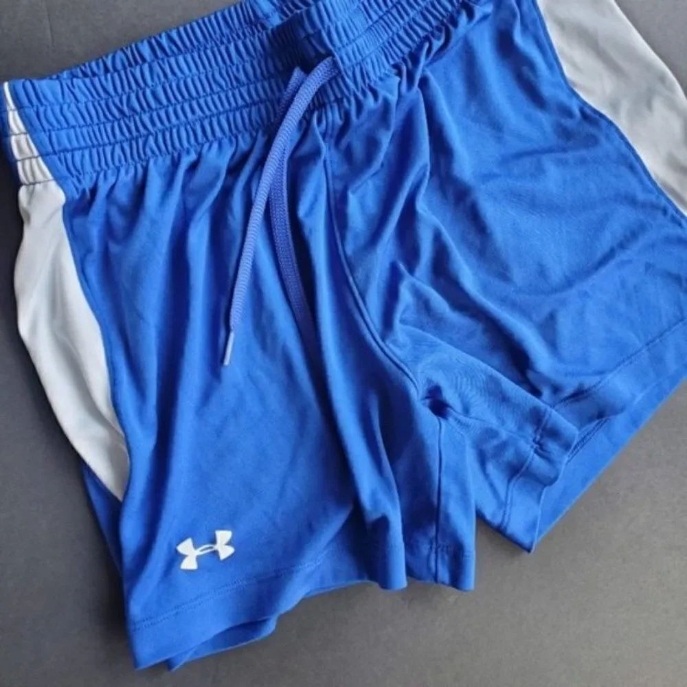 💍Under Armour Blue and white shorts