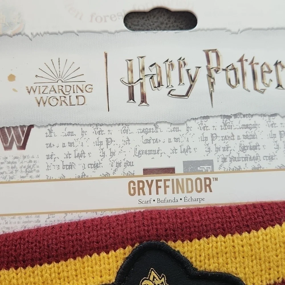 Warner Bros. scarf new