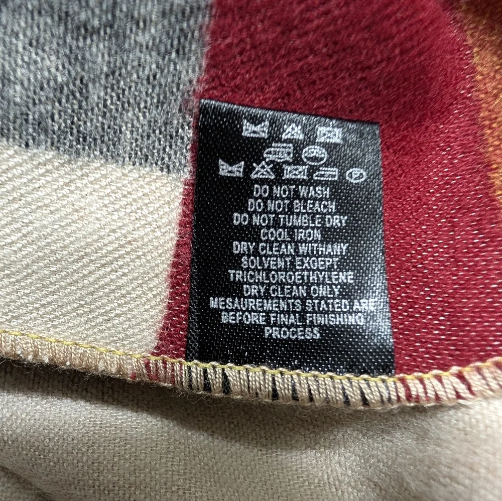 N/A vibrant scarf