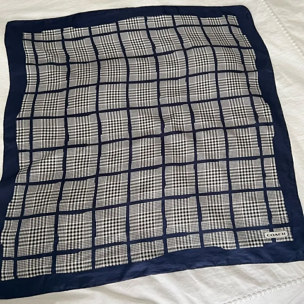 Coach scarf 26x26 material
