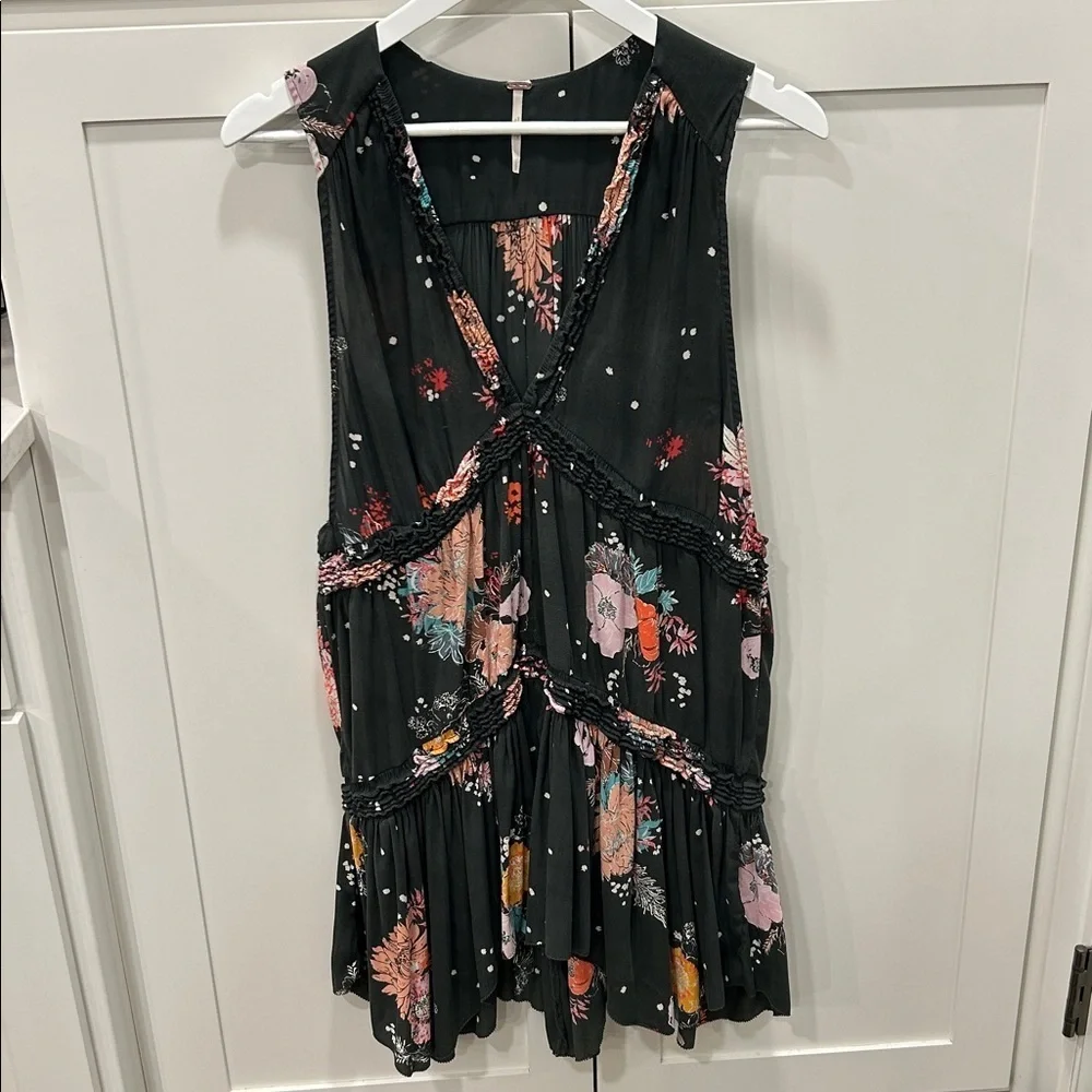 Free People Dark Green Haze Floral Tunic Top Size Large