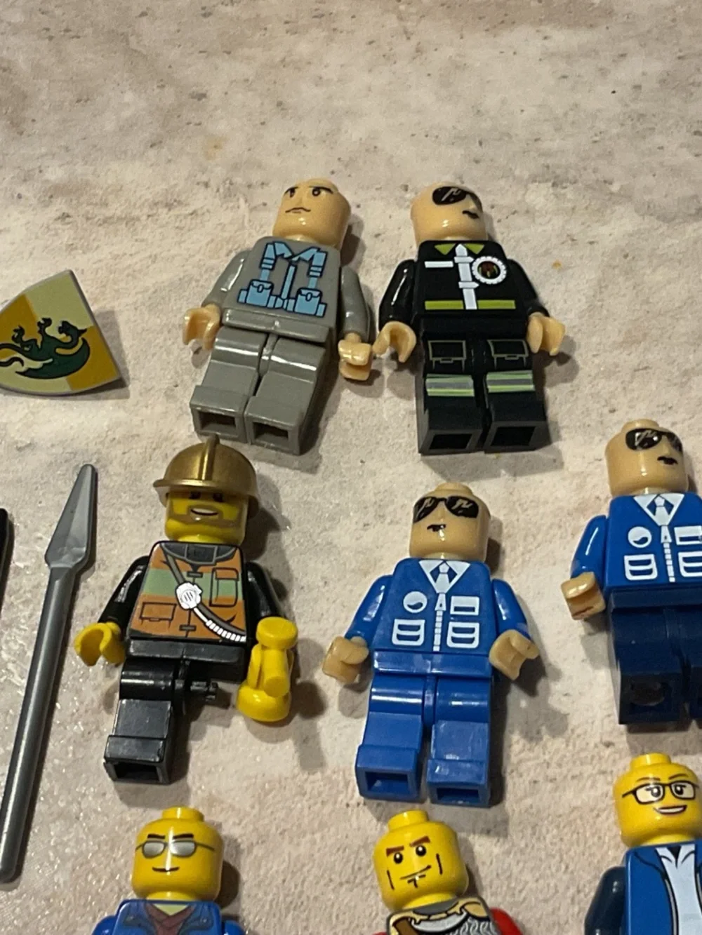 Lego minifigure pieces