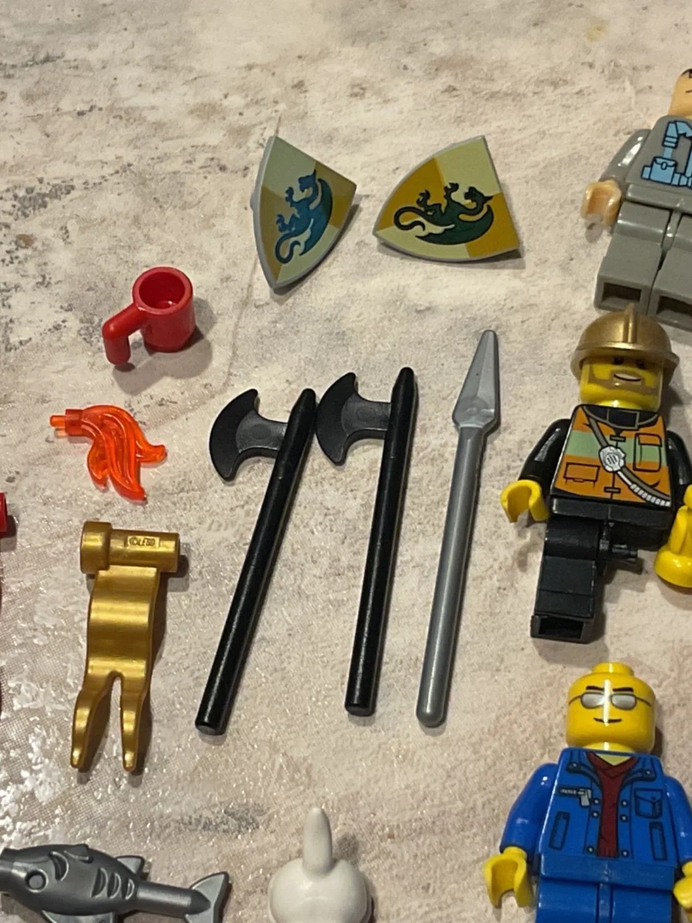 Lego minifigure pieces