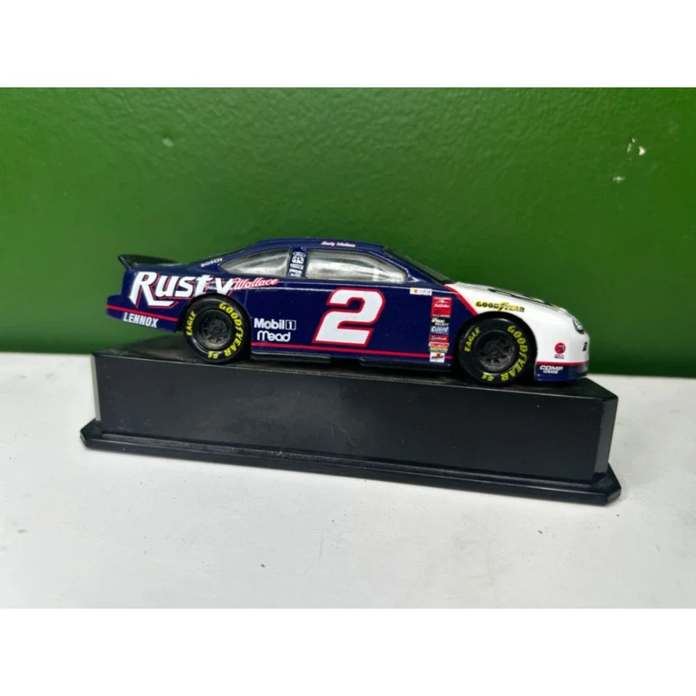 Rusty Wallace 2 Ford Taurus NASCAR Diecast 1/43 Hasbro Winners Circle Display