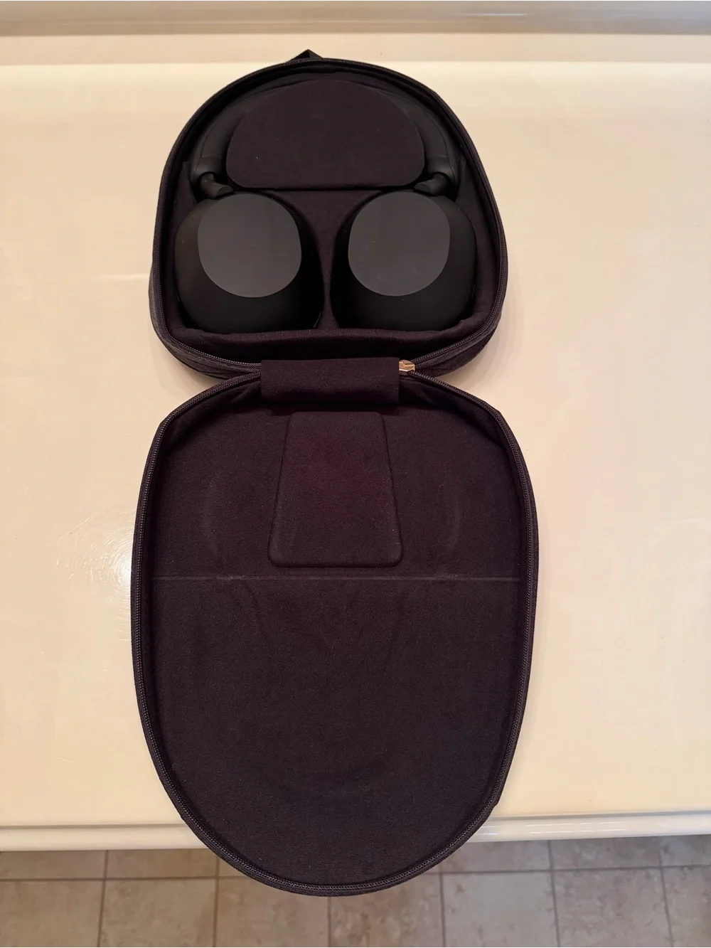 Sony color black