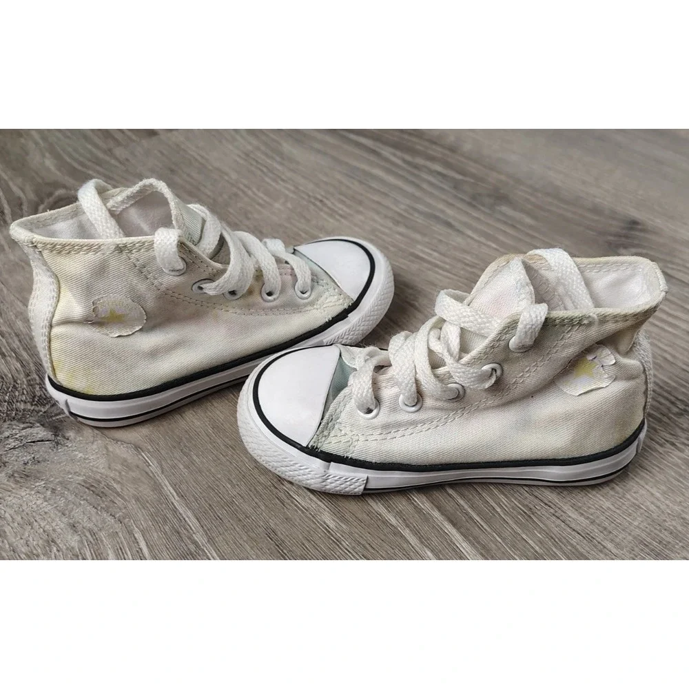 Converse logo chipping