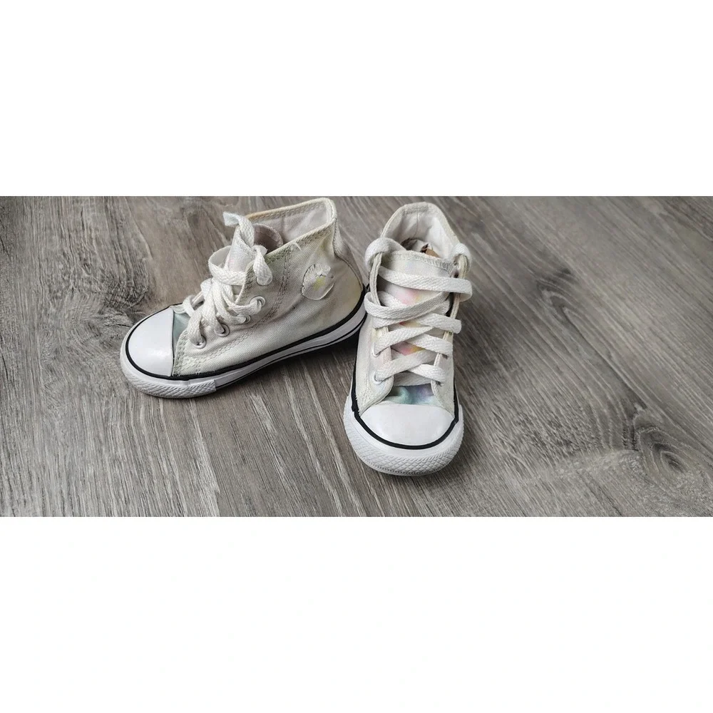 Converse logo chipping
