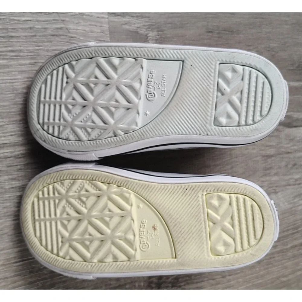Converse logo chipping
