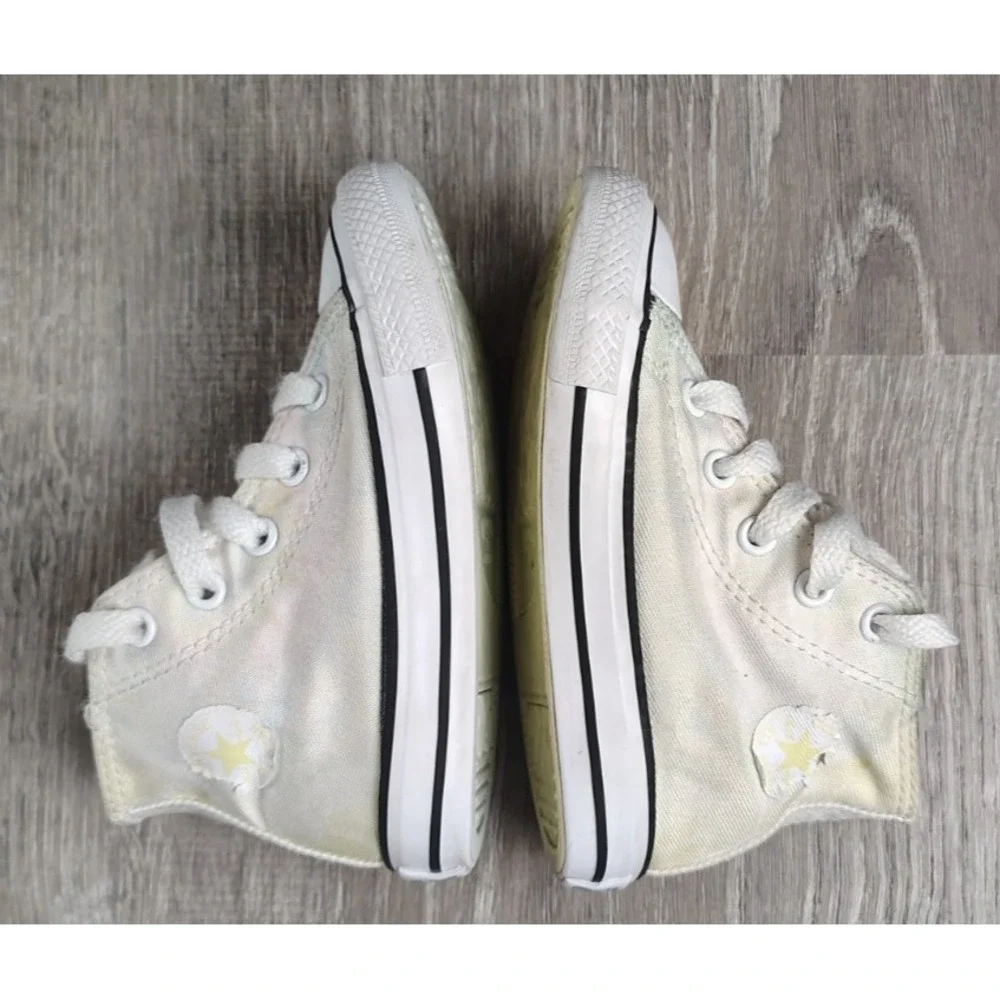 Converse logo chipping