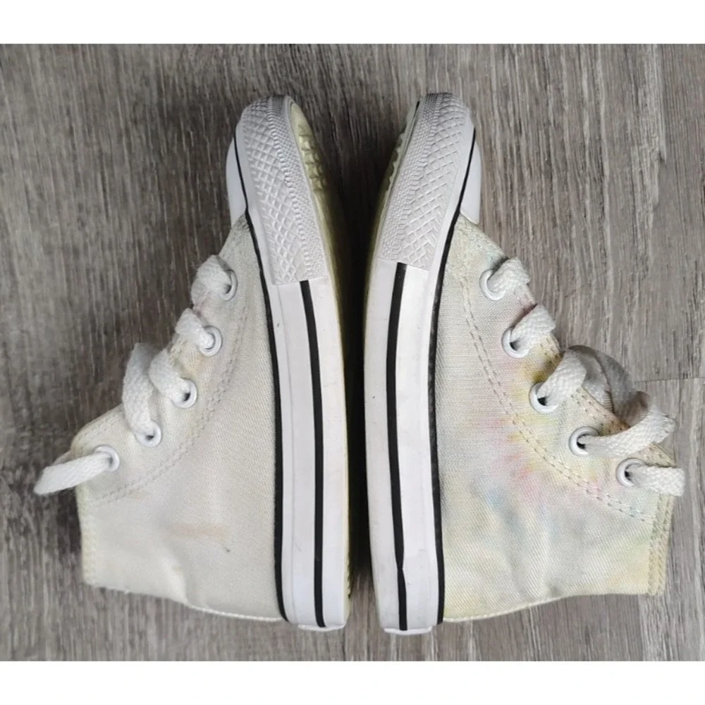 Converse logo chipping